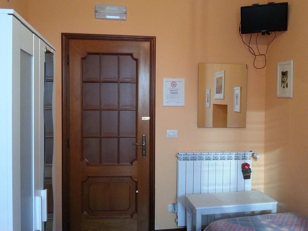 Affittacamere Andronaco Milão Quarto foto
